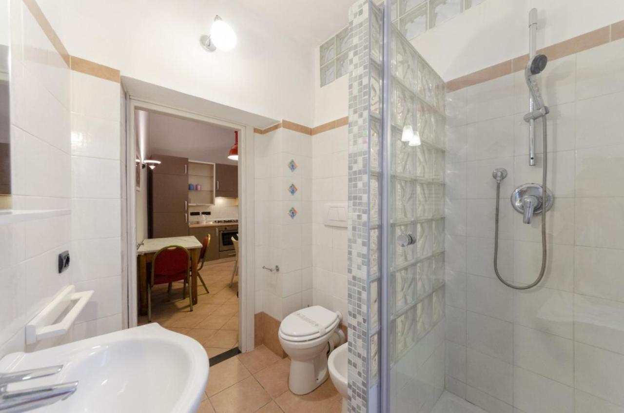 Ferienwohnung Joivy Warm Family Flat For 9, Near Porto Antico Genua Exterior foto