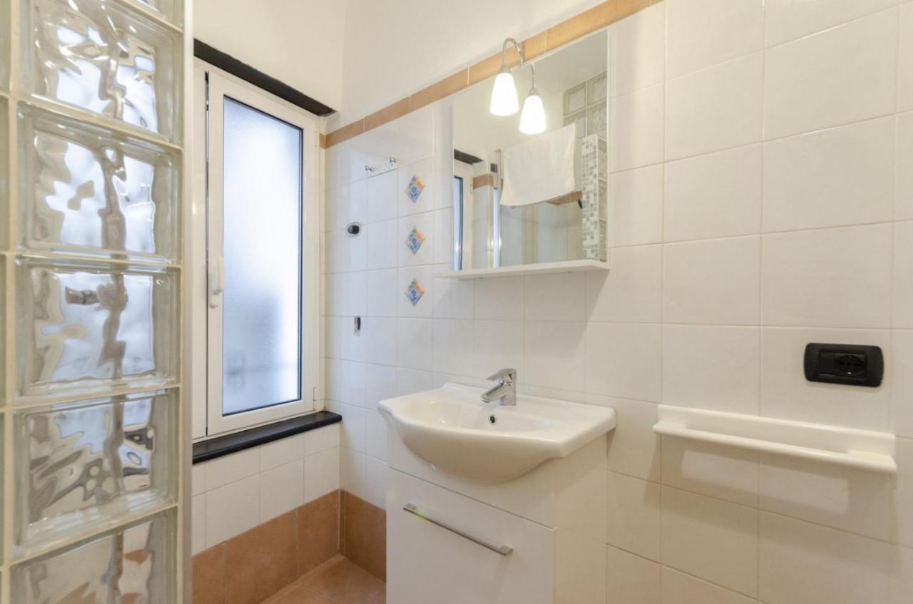 Ferienwohnung Joivy Warm Family Flat For 9, Near Porto Antico Genua Exterior foto
