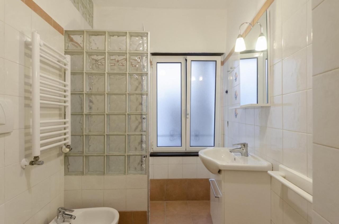 Ferienwohnung Joivy Warm Family Flat For 9, Near Porto Antico Genua Exterior foto