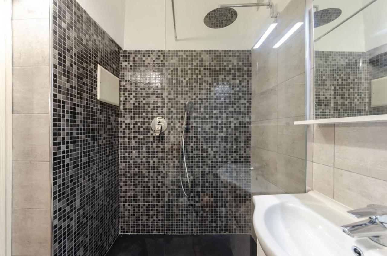 Ferienwohnung Joivy Warm Family Flat For 9, Near Porto Antico Genua Exterior foto